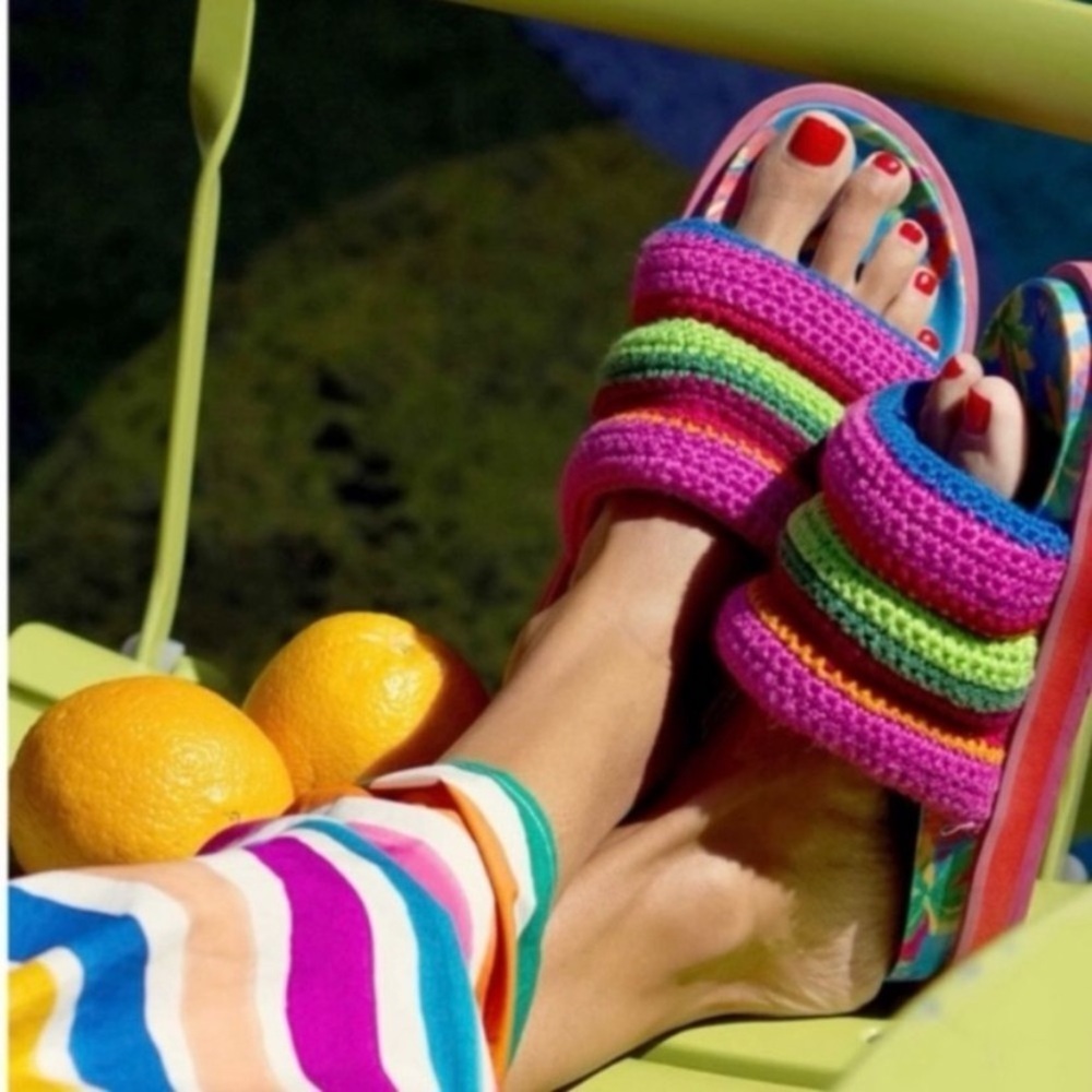 Farm Rio Women's Blue Macaw Crochet Anatomic Slide Sandals Size 9